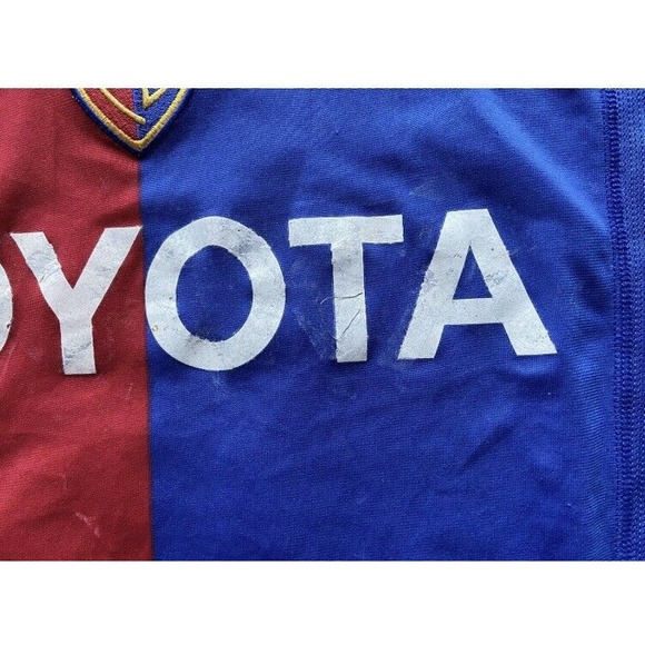 Signed Autographed Soccer Jersey FC Basel Home Jersey Size Medium - Picture 6 of 12